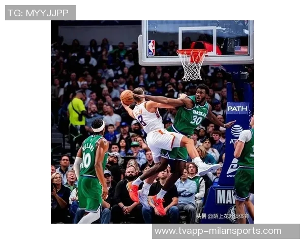 克莱首节火力全开9投5中三分球6投3中轻松斩获14分2篮板1助攻