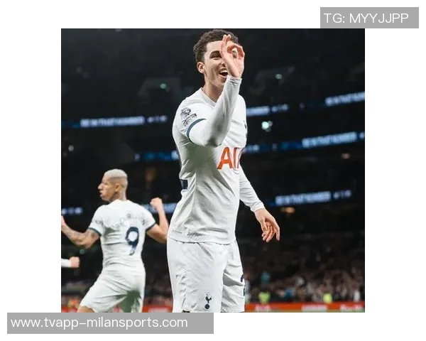 穆阿尼现身热刺训练场约翰逊乌多吉缺席引关注