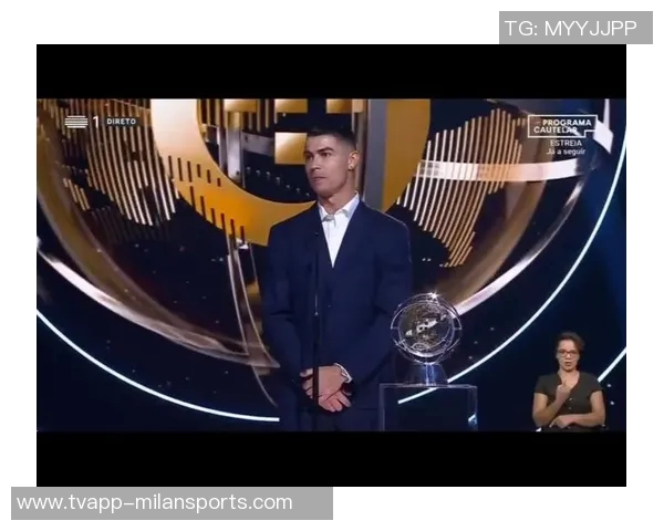 C罗荣获环足奖颁奖典礼上佩戴70万美元限量百达翡丽手表引发热议