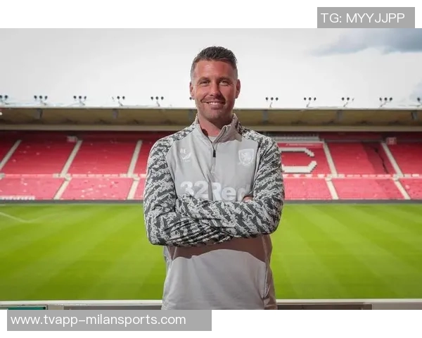 米堡主帅罗伯特爱德华兹成狼队新帅热门人选 米堡主帅罗伯特爱德华兹成狼队新帅热门人选